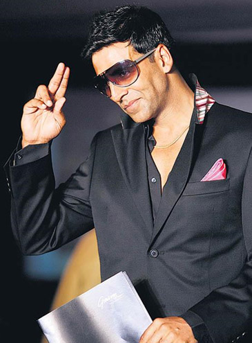 http://www.surfindia.com/celebrities/bollywood/images/akshay-kumar5.jpg