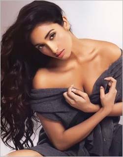 Indian Celebrities Pictures on Jiya Khan  Jiya Khan Wallpaper  Jiya Khan Biography