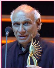 http://www.surfindia.com/celebrities/bollywood/images/yash-chopra.jpg