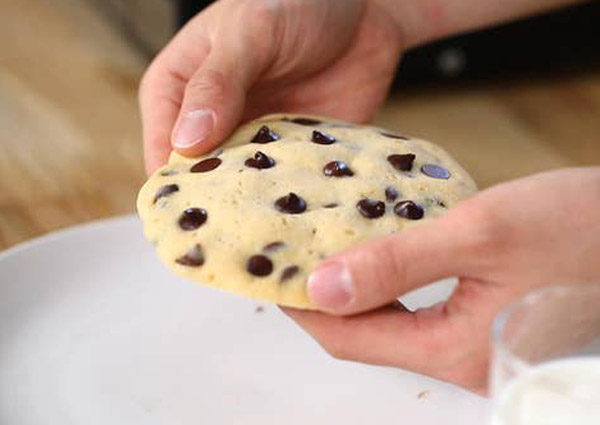 One minute choco chip cookie