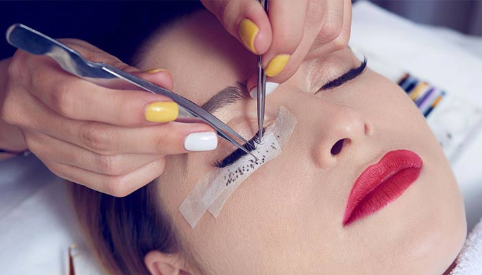 Pros and Cons of Eyelash Extensions You Must Know